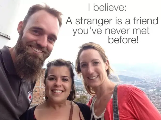 کولمبایا 51 واں ملک تھا اور وہاں ان کی ملاقات دو اجنبیوں سے ہوئی