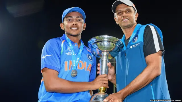 पृथ्वी शॉ आणि राहुल द्रविड