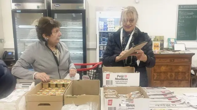 Айылдын жашоочуларына күнүгө волонтерлор иштеген дүкөнгө барып туруу сунуш кылынат