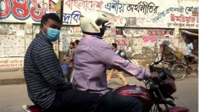 অনেক চালক পূর্ণকালীন বা খণ্ডকালীন চাকরি হিসাবে অ্যাপভিত্তিক বাহন চালানোর পেশা বেছে নিয়েছিলেন