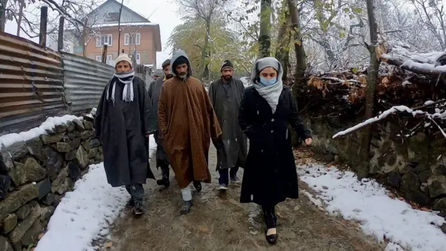 निर्दलीय उम्मीदवार राबिया खुर्शीद