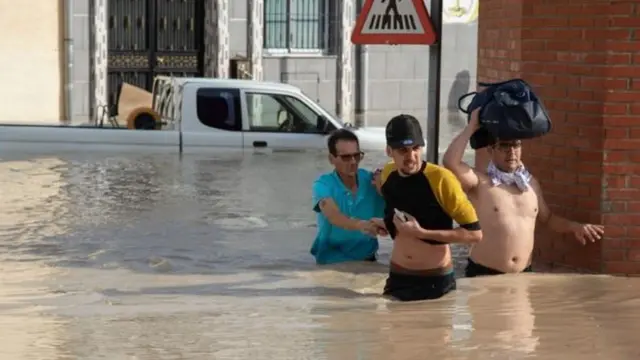 Ndi ide mmiri mwakporo na mba Spen