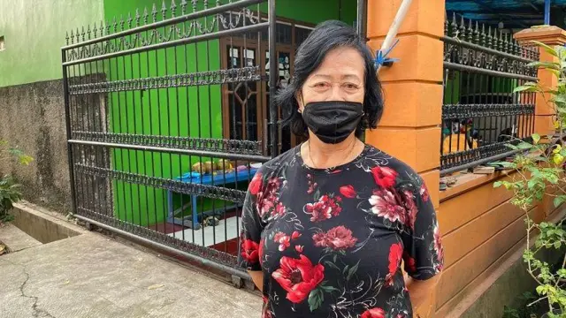 Tetangga korban, Ibu Muryanto.
