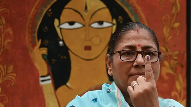 पश्चिम बंगाल में 'बंगाली अस्मिता' का चुनावी चर्चा पर हावी होने जैसा उदाहरण शायद ही कहीं और देखने को मिलता है
