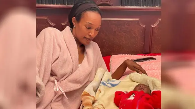 Aadde Shillimaat Sisaay, daa'ima reef deesse waliin