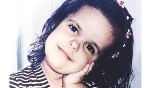 Rebeca nanismo - durante a infância