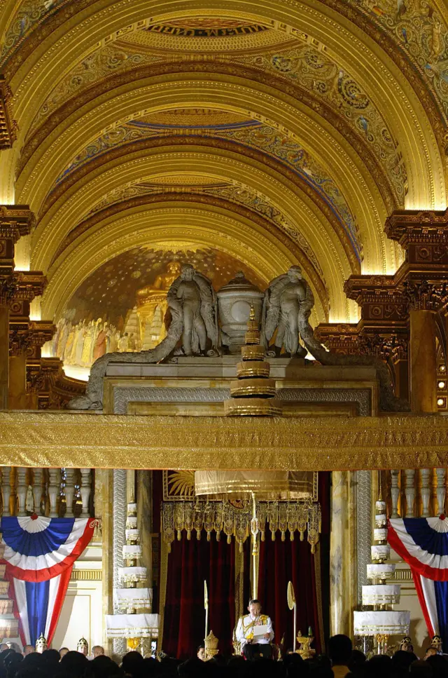 รัฐพิธีเปิดประชุมรัฐสภา วันที่ 4 มี.ค. 2548 ณ พระที่นั่งอนันตสมาคม