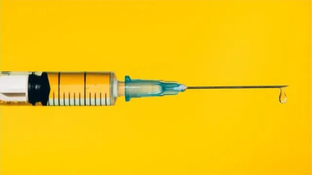 वैक्सीन