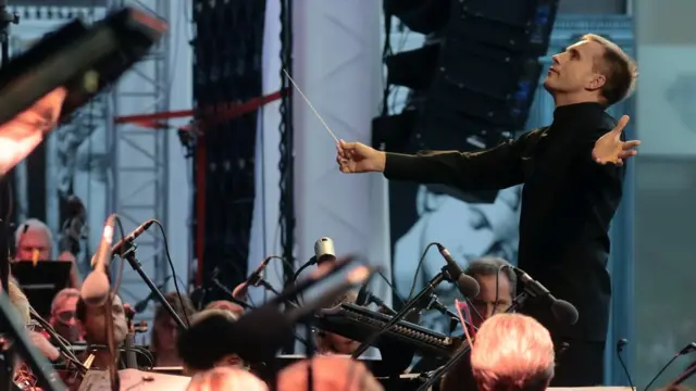 Василий Петренко