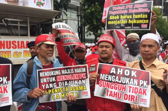 demo sidang PK ahok