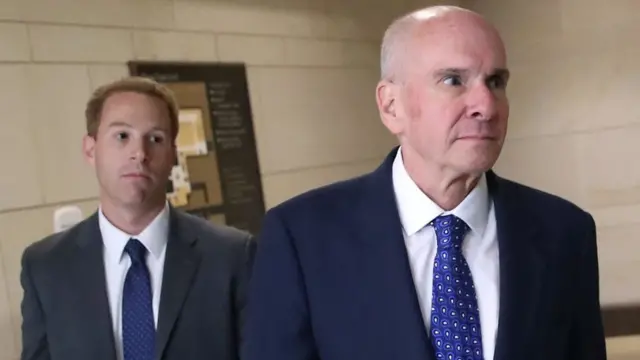 ABD Dışişleri Bakanı Mike Pompeo'nun eski kıdemli danışmanı Michael McKinley (sağda)