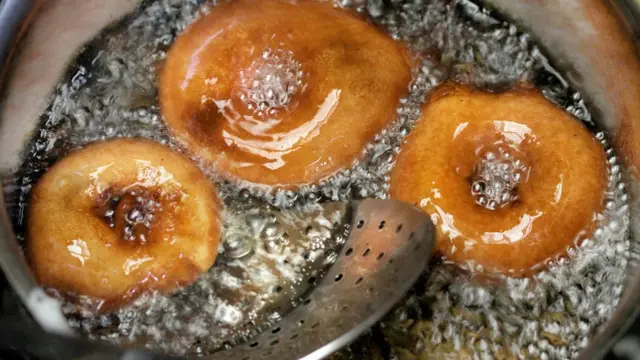 Пончики в сахарном сиропе.