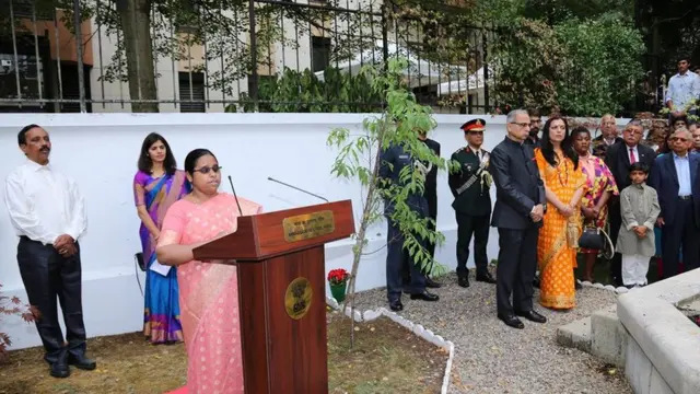 பெனோ ஸெஃபைன்: "நீ என்ன பெரிய கலெக்டரா?" ஐஎஃப்எஸ் அதிகாரியாக உதவிய சமூக கோபம்