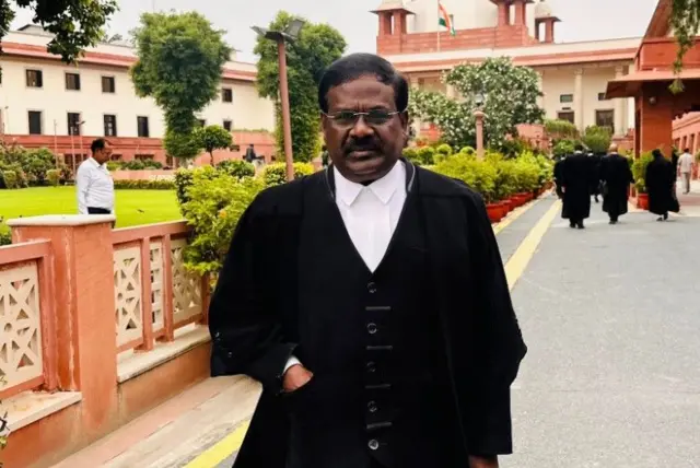 பாமக அதிகாரம் யார் கையில்? ராமதாஸ் முன்பு இருக்கும் வாய்ப்புகள் என்ன?