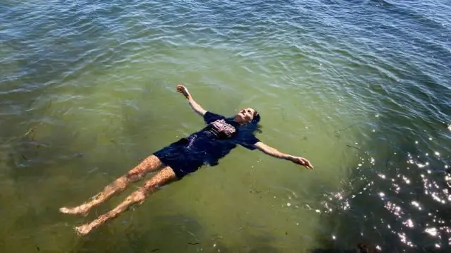 तैराकी का आनंद लेती सुनीता विलियम्स 