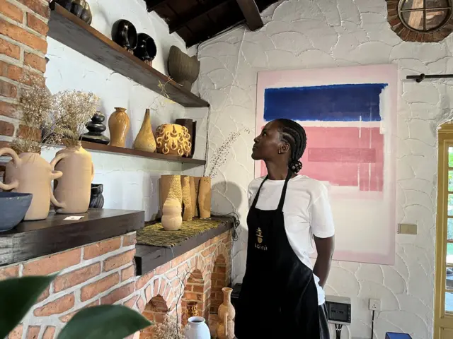 Winnie areba bimwe mu bikoresho yakoze