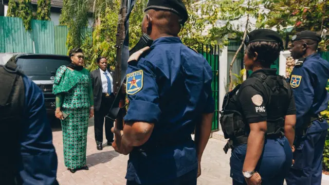 Suminwa yijeje kongerera ubushobozi igisirikare na polisi