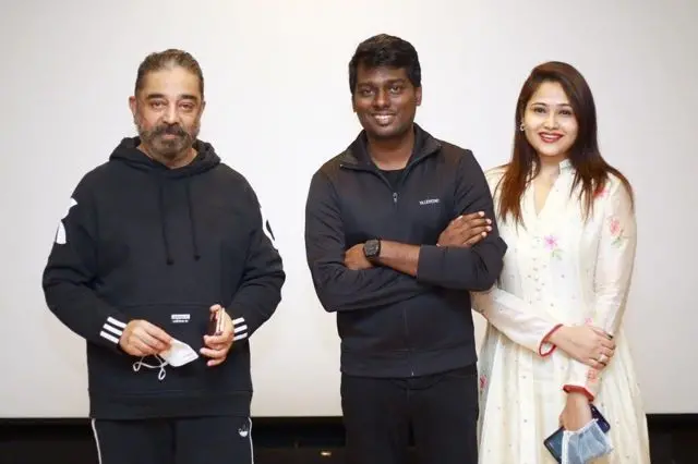 एटली अपनी पत्नी के साथ.