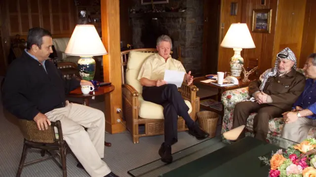 عرفات وكلينتون وباراك