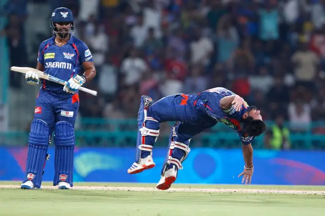 வெற்றியுடன் முதல் தகுதிச்சுற்றில் ஆர்சிபி