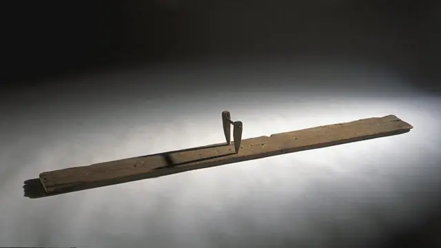 Relógio de sol egípcio de aproximadamente 1500 a.C.