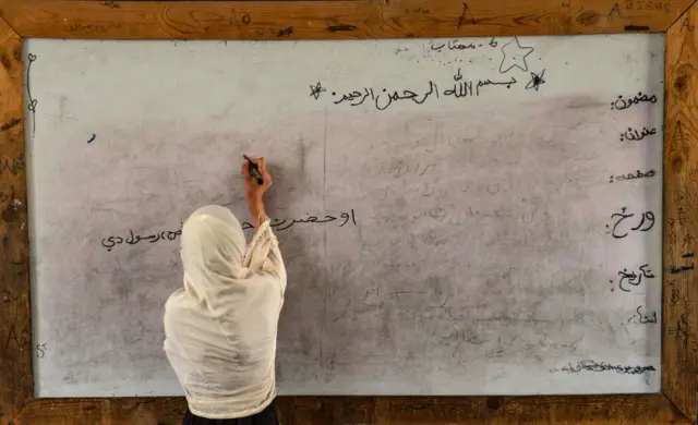 Ogziga bir cutie sikishdi Tanadagi ayollar porno videolar