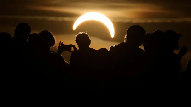 Siluete i pomračenje Sunca