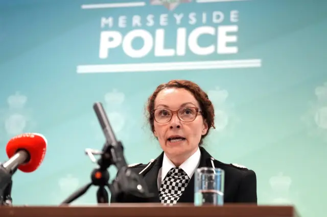 Merseyside polisi olaydan kısa süre sonra açıklama yaptı.