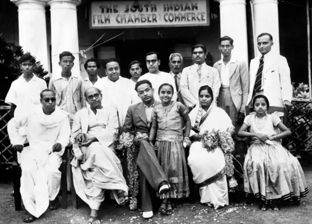 सिनेमा की दुनिया में वी. शांताराम को वन-मैन आर्मी कहा जाता है 