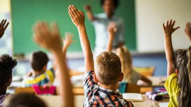 Il y a une augmentation du nombre d'écoliers qui admirent Tate