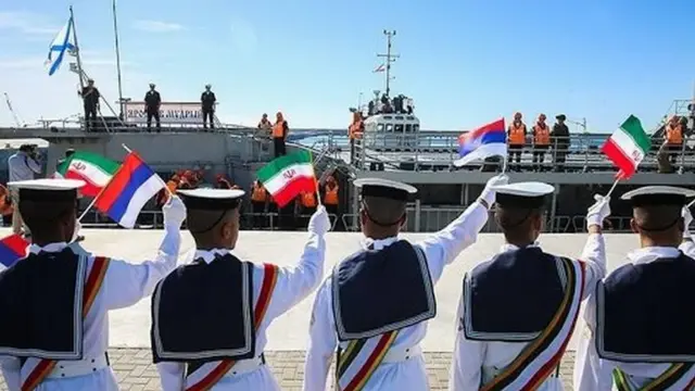 مانور ایران و روسیه