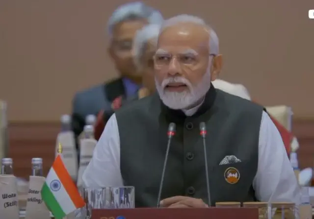 नरेंद्र मोदी 