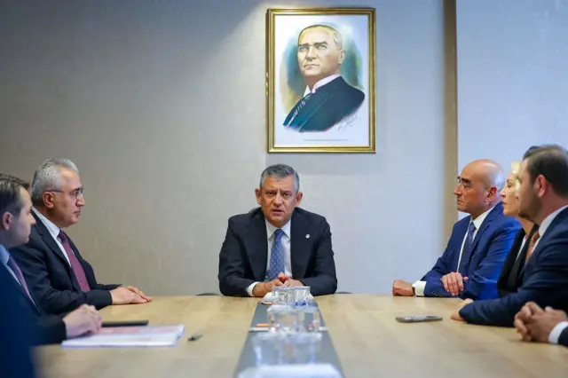 Yeni Parti Genel Başkanı Özgür Özel, 28 Temmuz'da partinin ilk Yüksek Disiplin Kurulu toplantısını yönetiyor