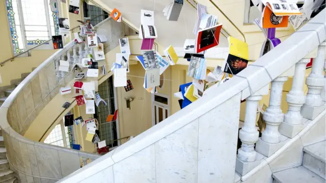 Інсталяція "Вавилонська бібліотека"