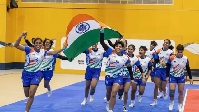 கண்ணகி நகர் கார்த்திகா, குகேஷ், தமிழ்நாடு அரசு, ஊக்கத்தொகை