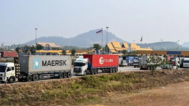 ထိုင်း - မြန်မာနယ်စပ် အမှတ် ၂ တံတားမြင်ကွင်း ( ပုံဟောင်း)