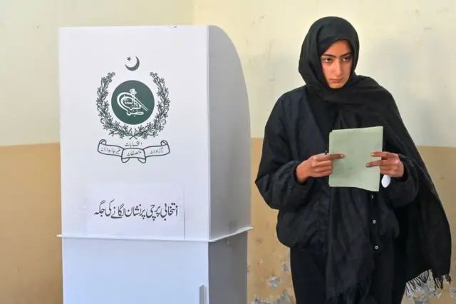 مخصوص نشستوں پر تنازع