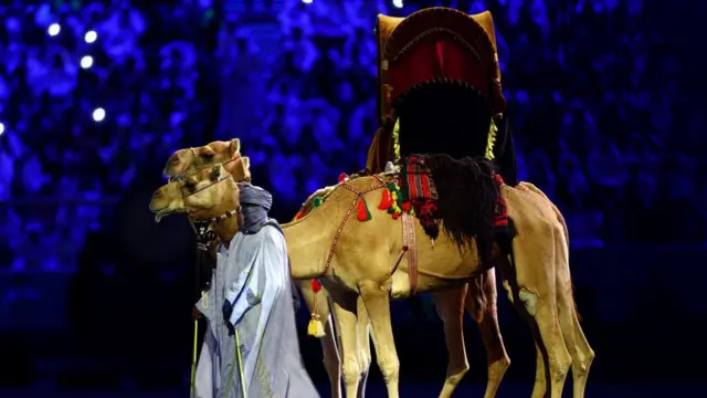 বিশ্বকাপ মঞ্চে কাতার তাদের ঐতিহ্য ও সংস্কৃতির নানা দিক তুলে ধরে।