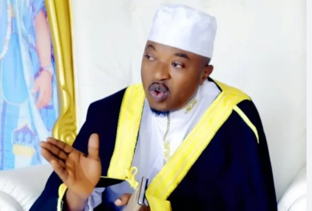 Aworan Oba Adewale Akanbi