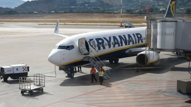 Airlines cancel thousands of flights