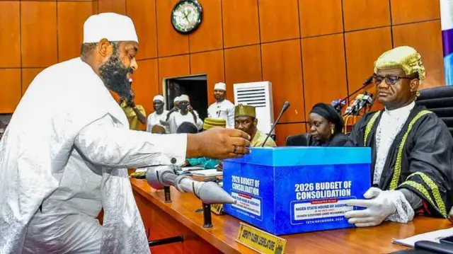 Govnor Bago dey present budget