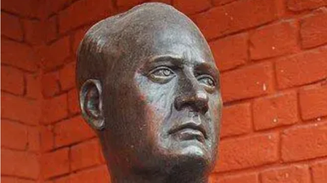 ਮਹਿੰਦਰ ਸਿੰਘ ਰੰਧਾਵਾ ਦਾ ਬੁੱਤ