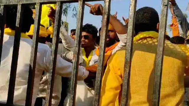 एसटी आरक्षण के लिए प्रदर्शन करते धनगर समुदाय के लोग