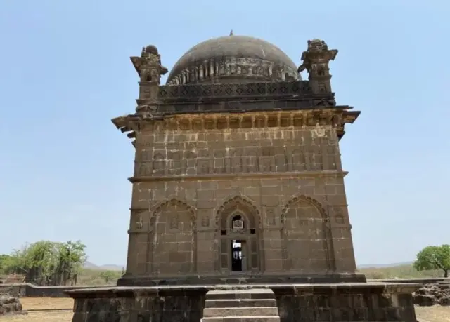 મલિક અંબરની મજાર