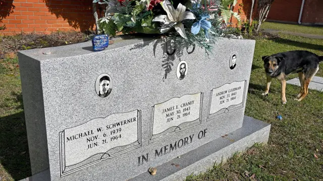 Nisan tiga orang warga Mississippi.