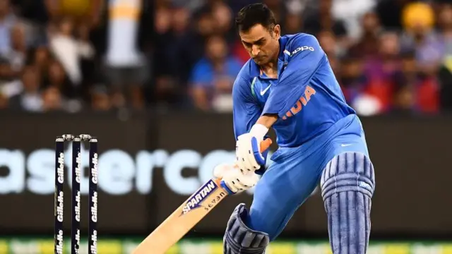 மறு அவதாரம் எடுத்த தோனி