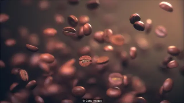 कॉफ़ी से कैफ़ीन निकालना