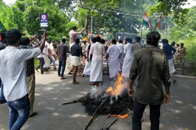 विजयन के ख़िलाफ़ प्रदर्शन