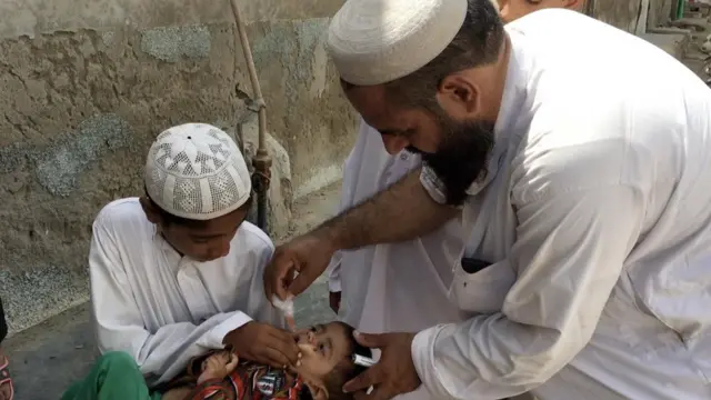 بلدیہ ٹاؤن میں پولیو مہم