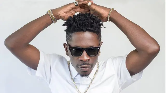 Shatta Wale say if by December nothing happen to am, e go burn down churhes.